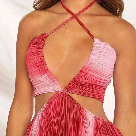 Red Sexy Women's Ombre Plisse Cut Out Tie Back Dress - Picture 5 of 6